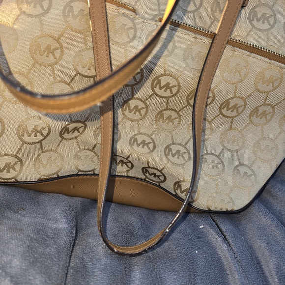 MICHAEL Michael Kors Kempton Signature Medium Pocket Tote Authentic Beige/Camel/ - Picture 3 of 11